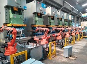 Long axis automatic lathe