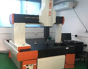 Long axis automatic lathe
